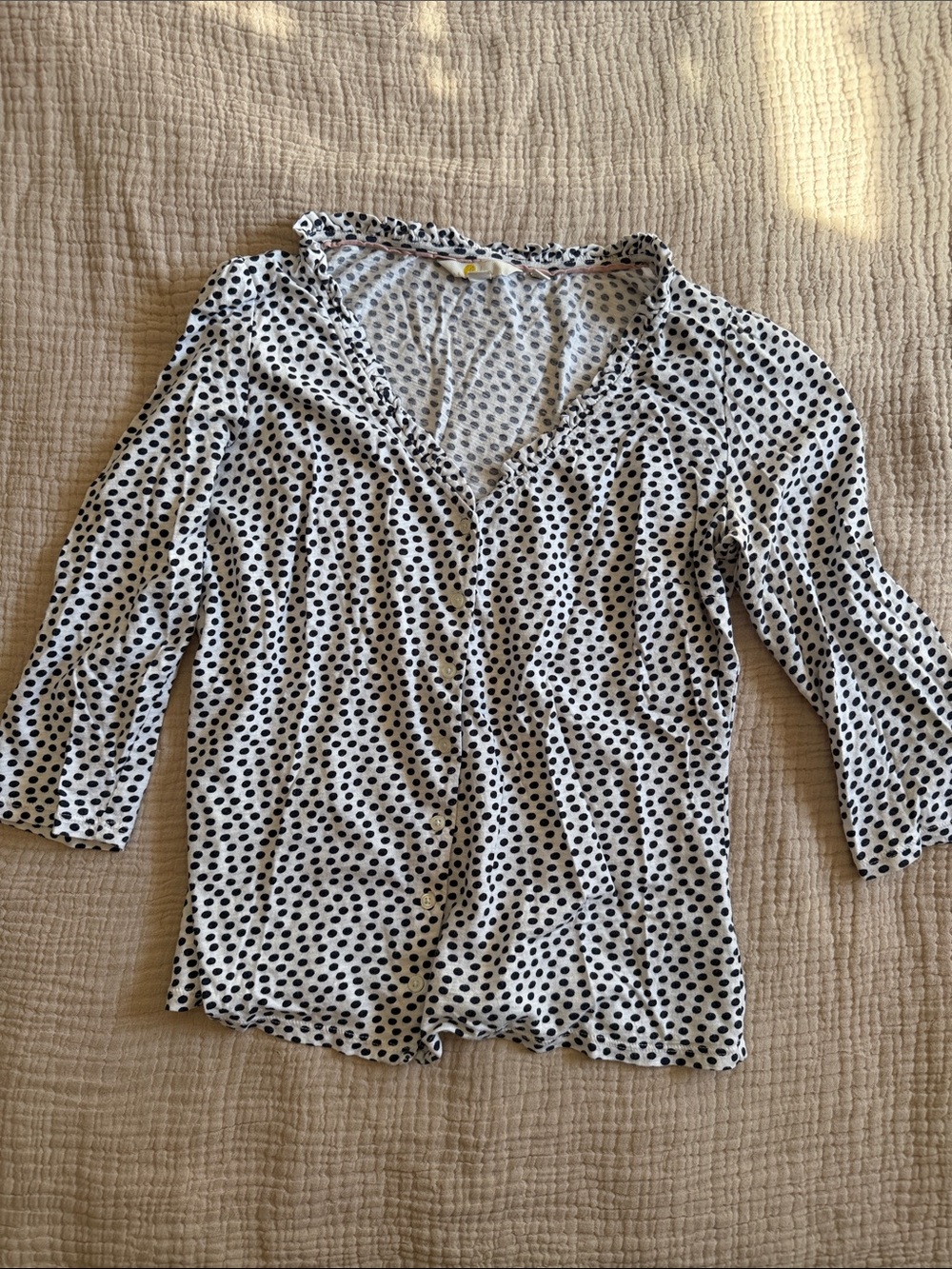 Boden White Button-Down Top with Black Polka Dots w Ruffle Neckline US6